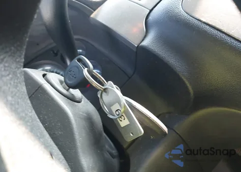 2011 Chevrolet Tahoe Commercial Fleet z USA, uszkodzony, nr VIN 1GNLC2E03BR187300